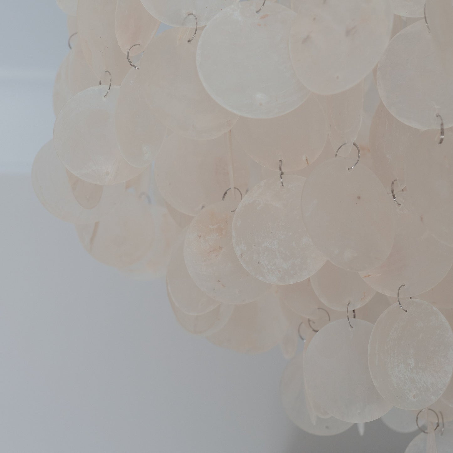 Atmosfērīga Capiz Gliemežvāku Lustra